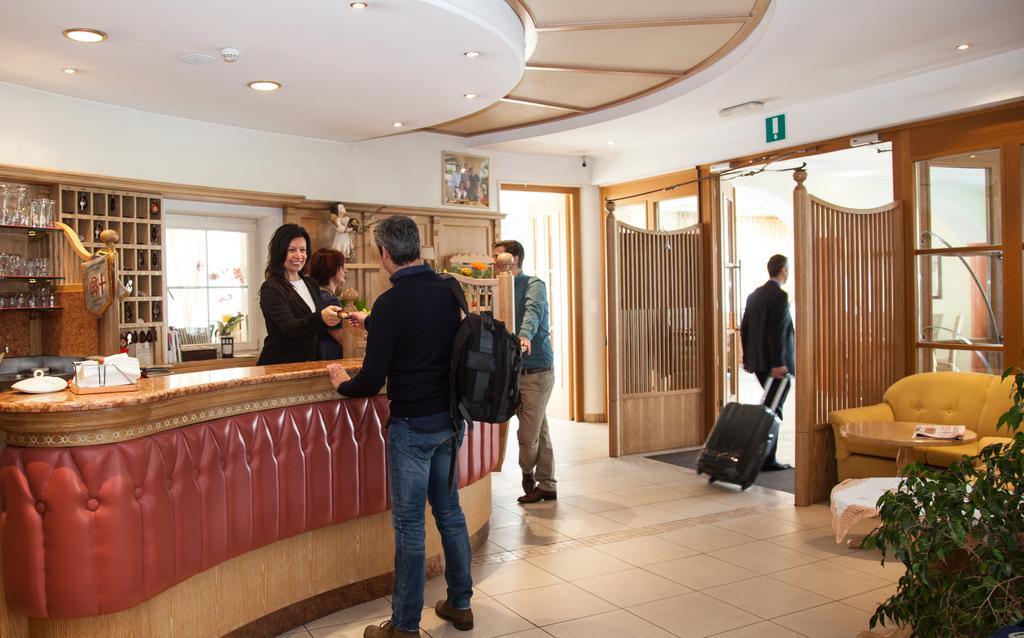 Hotel Comfort Erica Dolomiti Val D'Adige Salorno Buitenkant foto